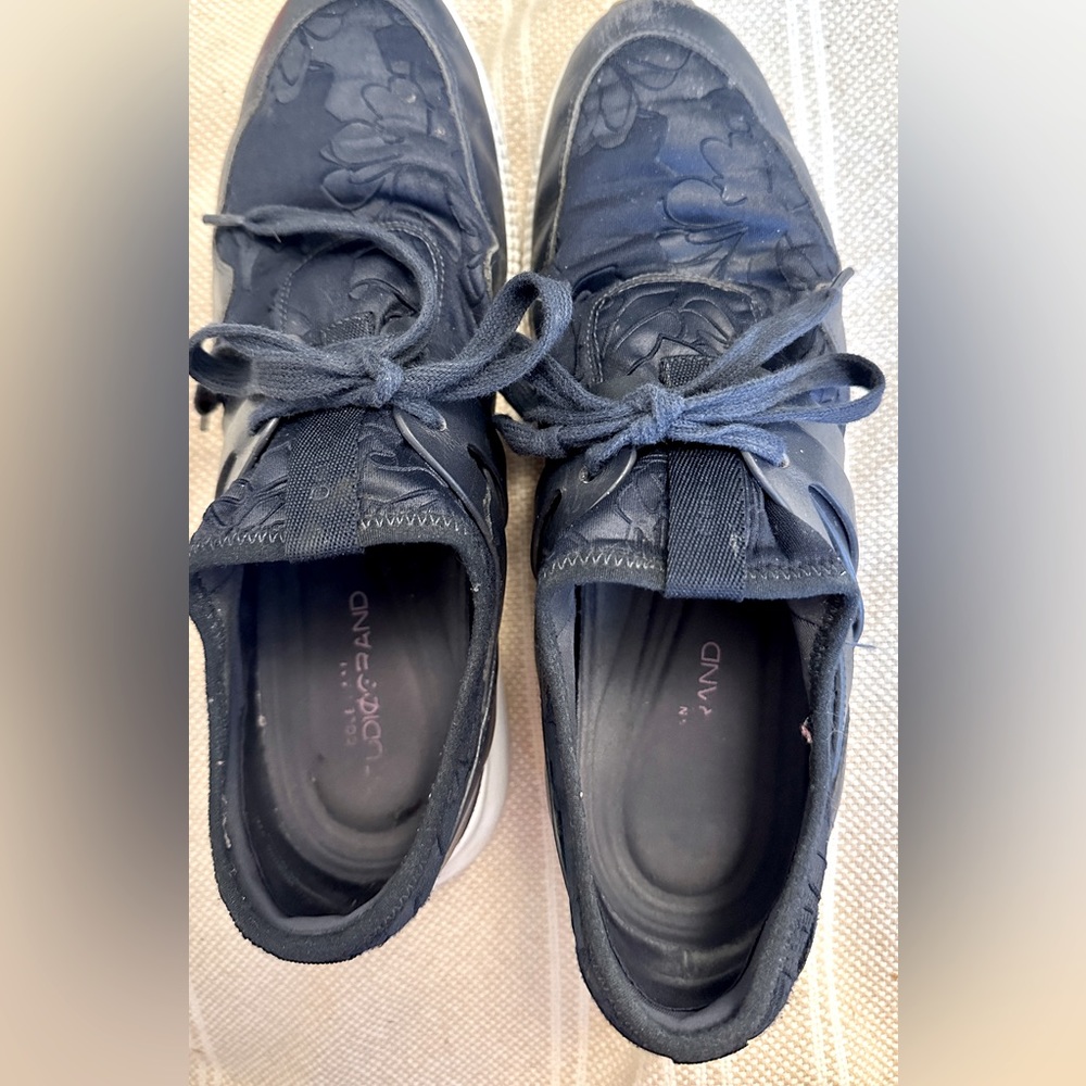Cole Haan woman’s 8 1/2 sneakers